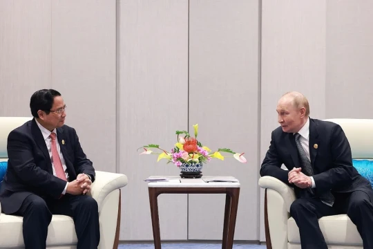 Thủ tướng Phạm Minh Chính hội kiến Tổng thống Nga Putin
