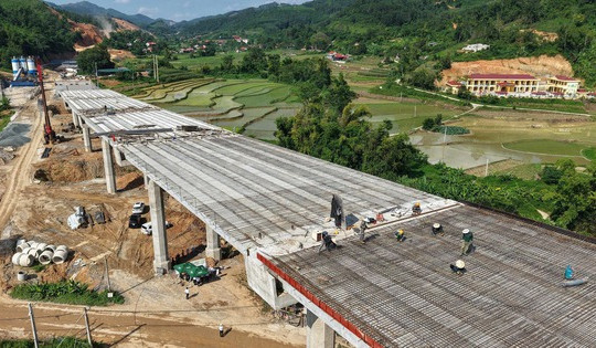 Chỉ ít tháng nữa, cao tốc 23.000 tỷ rút ngắn nửa thời gian kết nối Thủ đô với tỉnh giáp Trung Quốc sẽ thông xe