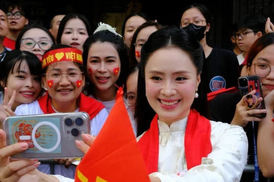 Lý do cụm từ ‘Trai tài, gái giỏi’ vang lên ở Lễ kỷ niệm A80 gây sốt