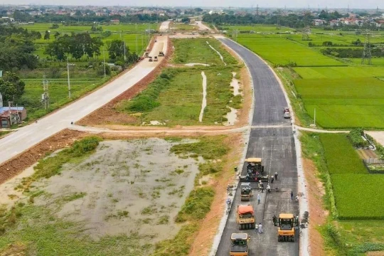 Ký hợp đồng BOT dự án đường cao tốc Vành đai 4 Hà Nội hơn 56.000 tỷ đồng
