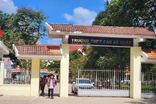 Kỷ luật một Hiệu trưởng trường cấp 3