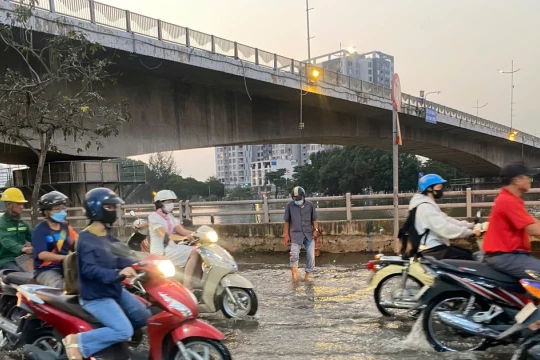 Cảnh báo triều cường Rằm tháng Bảy ở TPHCM, nguy cơ ngập úng