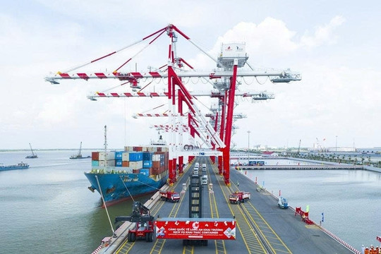 Cảng Quốc tế Long An bắt tay hợp tác với hai cảng của Thụy Điển và Mỹ