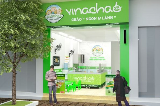 Bé ăn mà chảy nước mắt mẹ tá hoả khi thấy nhiều mảnh nhựa lẫn trong cháo, đại diện hãng giải thích 'cối xay bị vỡ, không thể thu hồi hết mảnh vụn'
