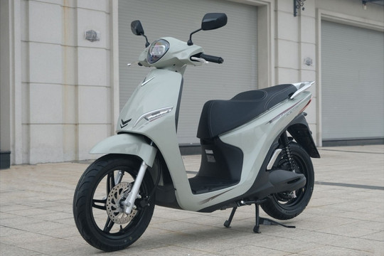 VinFast ra mắt thêm 3 xe máy điện 2 pin với giá thấp nhất 22,7 triệu đồng, quãng đường đi gần 300 km/lần sạc