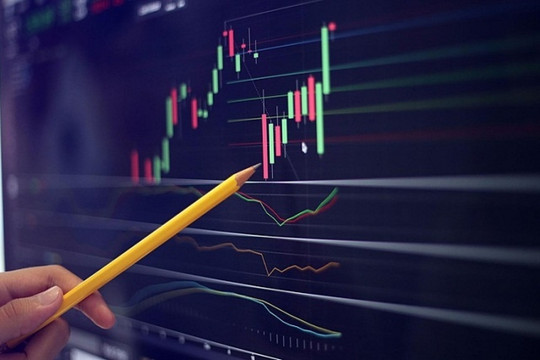Chuyên gia lo ngại nhịp điều chỉnh 15%, thanh khoản TTCK phiên 10/9 suy yếu