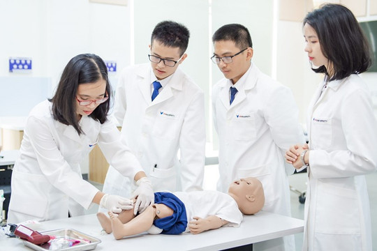 Tỷ phú Phạm Nhật Vượng mạnh tay chi 1.300 tỷ đào tạo BSNT: Học phí 932 triệu/năm được bao trọn, phụ cấp sinh hoạt 10 triệu VNĐ/tháng