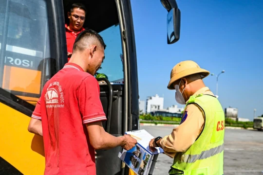 1 tháng tổng kiểm soát phương tiện kinh doanh vận tải: Phạt hơn 60.000 trường hợp vi phạm
