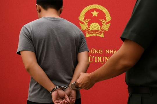 Bắt khẩn cấp cán bộ địa chính sinh năm 1982