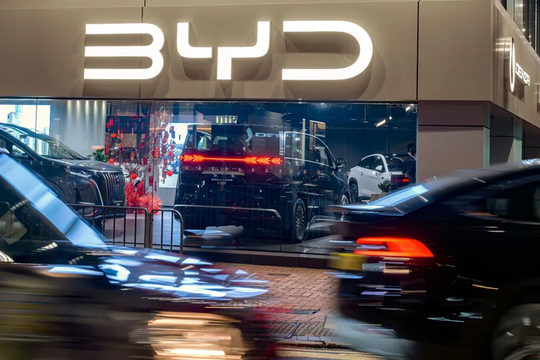 45 tỷ USD vốn hóa bốc hơi, giới đầu tư nghi ngờ: Chuyện gì đã xảy ra với 'vua xe điện' BYD?