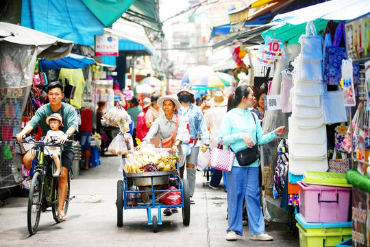 Hàng Trung Quốc giá rẻ đổ bộ, nền kinh tế lớn thứ 2 Đông Nam Á lo doanh nghiệp nội bị 'đè bẹp'