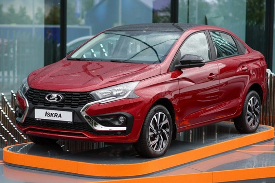 ‘Quân bài tẩy’ giúp Lada tái xuất Việt Nam: Rẻ hơn Vios, tiện nghi cạnh tranh Slavia