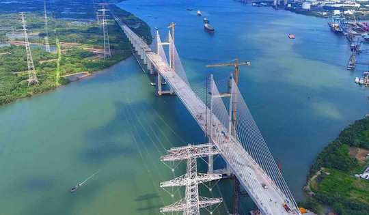 Sắp hoàn thiện cầu dây văng tĩnh không cao nhất Việt Nam, kết nối đến siêu sân bay 16 tỷ USD
