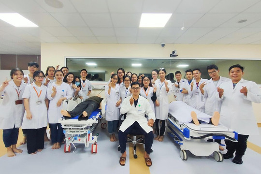 Bác sĩ, bác sĩ y học dự phòng, dược sĩ trẻ nhận tin vui