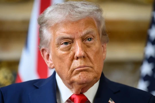 Cái giá của việc thách thức ông Trump