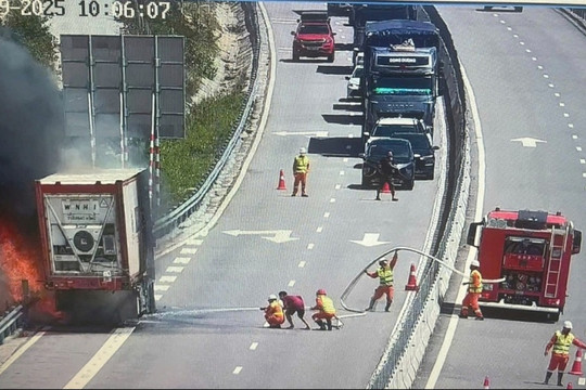 Chính thức thông tin về vụ cháy trên cao tốc Cam Lâm - Vĩnh Hảo xảy ra mới đây