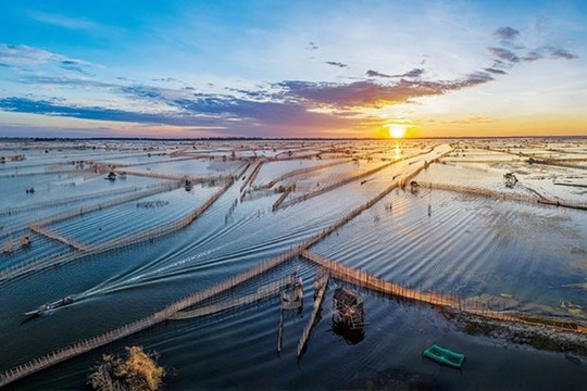 TP trực thuộc Trung ương trẻ nhất Việt Nam sở hữu đầm phá lớn nhất Đông Nam Á tạo ra thứ đặc sản quý hiếm có tiền khó mua được