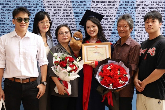 Nữ sinh Hà Nội rời ‘sàn đấu’ sang ngành Y, nay tốt nghiệp Xuất sắc ở Học viện danh giá: Nói rõ hé lộ mong muốn công việc hiện tại