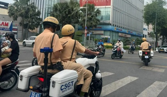 TP.HCM tính thêm 'án phạt mới', vi phạm giao thông có thể phải cầm chổi quét đường