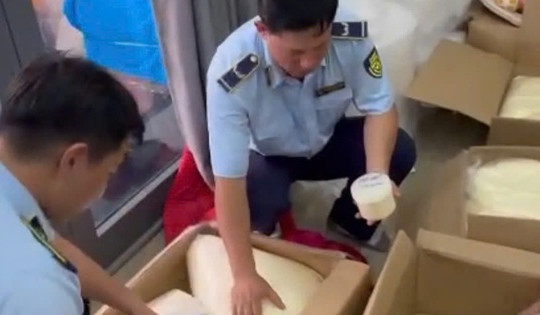 Lộ kho chứa 140kg “kem trộn” không nguồn gốc chuẩn bị tuồn ra thị trường: Chị em làm đẹp coi chừng rước họa vào thân