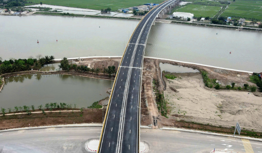Chính thức khánh thành cây cầu vượt sông 1.500 tỷ tại Ninh Bình