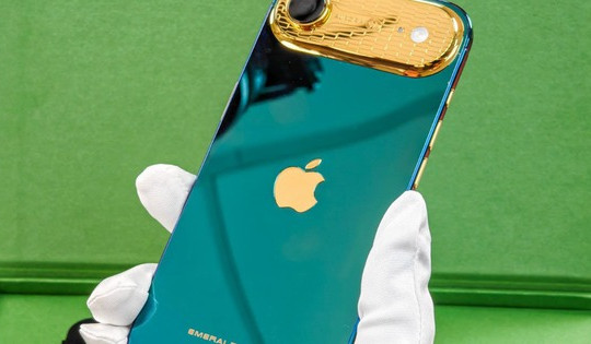 Sau iPhone 17 Pro Max, người Việt lại biến biến iPhone Air thành ‘viên ngọc công nghệ’ hiếm nhất hành tinh, giá gần 200 triệu