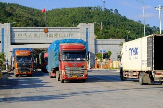 Trung Quốc nghỉ lễ Tết 8 ngày, thông thương qua cửa khẩu thế nào?