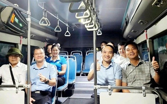 Hà Nội chính thức mở tuyến buýt mới từ nội thành đến xã đảo duy nhất của Thủ đô