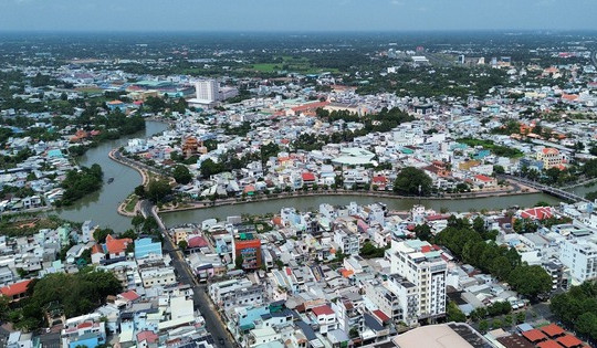Tỉnh sở hữu 130km đường bờ biển vươn mình trở thành trung tâm kinh tế biển và năng lượng tái tạo