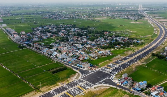 Chưa đầy 2 tháng nữa, tuyến đường ven biển 6.400 tỷ rút ngắn khoảng cách Nam Định - Lạc Quần chỉ còn 25 phút sẽ thông xe