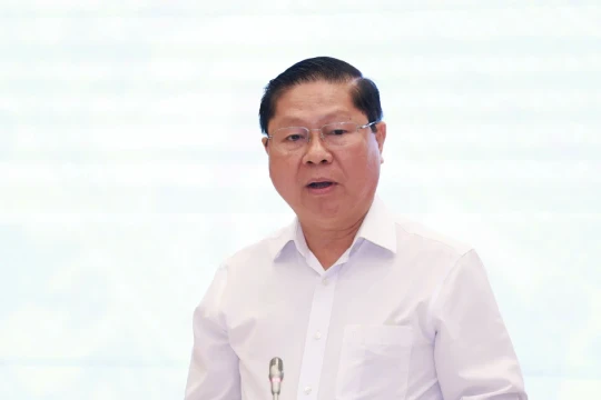 Thứ trưởng Bộ Giáo dục nói gì về thực trạng lạm thu ở trường học?