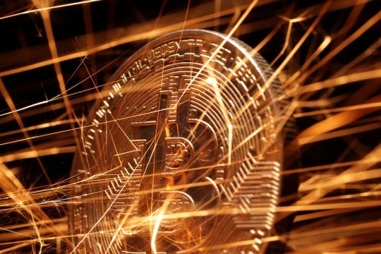 Bitcoin vượt mốc 125.000 USD, nhiều người 'cháy tài khoản'