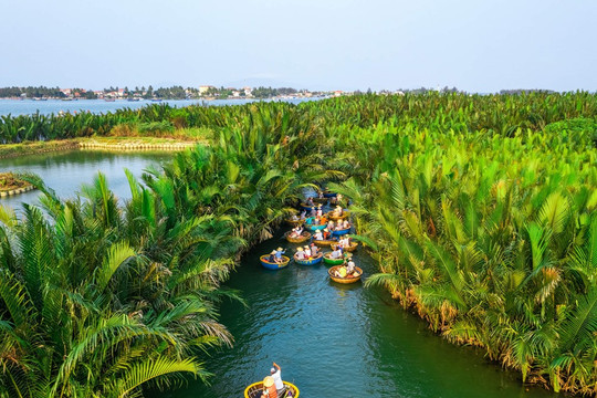 Khám phá ngôi làng nằm giao điểm của 3 con sông trong Khu dự trữ sinh quyển thế giới, được vinh danh trong Top 20 đẹp nhất hành tinh