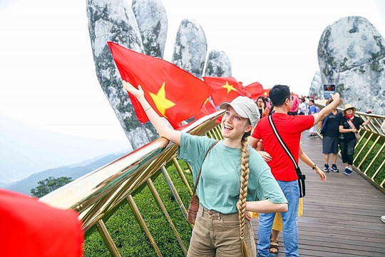 Điều gì khiến du lịch Việt Nam bùng nổ trong năm 2025?