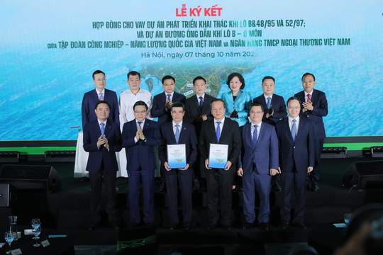 Vietcombank (VCB) cấp tín dụng 1 tỷ USD cho Petrovietnam để triển khai siêu dự án lớn nhất lịch sử ngành dầu khí