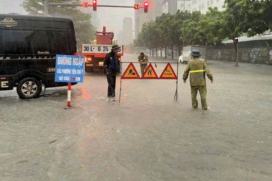 Hà Nội vẫn tiếp tục mưa vừa và to, chiều tối đến đêm giảm dần