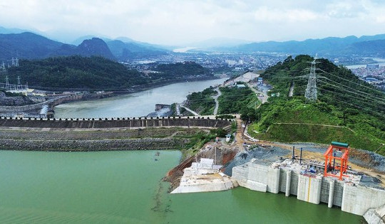 Dự án thủy điện mở rộng có quy mô lớn nhất Việt Nam của EVN vừa đạt cột mốc quan trọng