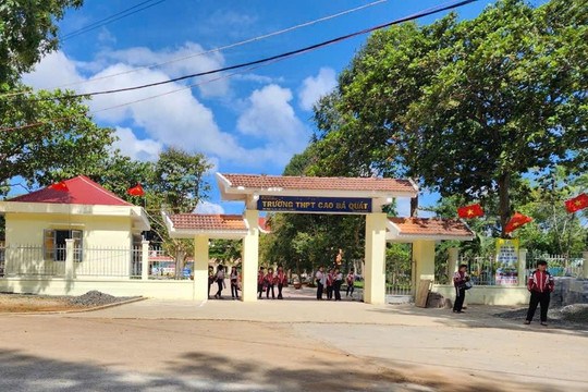 Miễn nhiệm một Hiệu trưởng trường cấp 3