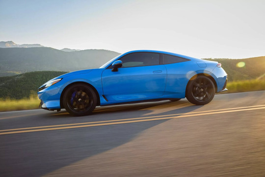 Mẫu xe thể thao nhiều điểm chung với Honda Civic này vừa ra mắt 1 tháng đã nhận 2.400 đơn hàng: Bất ngờ khách hàng chủ yếu là người đã lớn tuổi