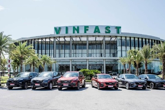 Ông Đoàn Văn Hiểu Em thăm nhà máy VinFast, chuẩn bị kế hoạch triển khai 1.000 tủ đổi pin và trạm sạc