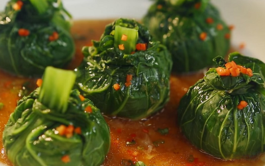 'Siêu rau' cao tới 60cm, giàu canxi gấp 8 lần cá: Chợ Việt bán đầy, giá rẻ ai cũng mua được