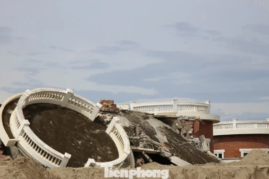 Sở Xây dựng Hà Tĩnh lập đoàn kiểm tra vụ hàng chục căn villa đổ sập sau bão