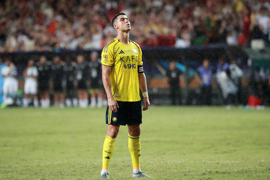 Cristiano Ronaldo chính thức trở thành tỷ phú