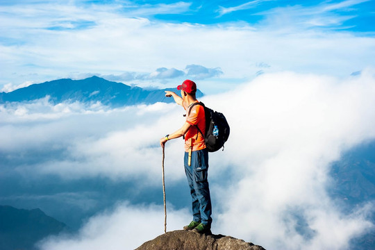 VN-Index vượt 1.700 điểm, khối ngoại nhắm loạt cổ phiếu hot để xả bán