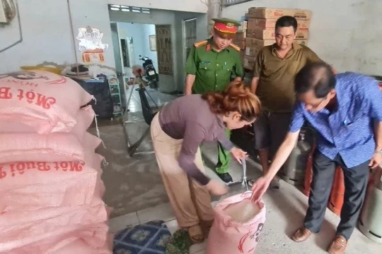 Phạt hơn 300 triệu đồng công ty sản xuất loại gạo ngâm nước tự nở như cơm