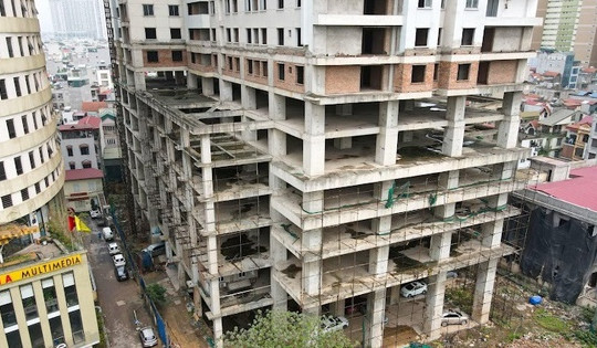 Chung cư cao cấp 39 tầng trên đất vàng Thủ đô: Bỏ hoang sau 16 năm khởi công, khách hàng chờ đợi trong tuyệt vọng