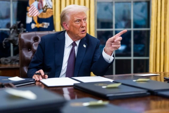 Một phút nắm trọn thị trường trước giờ giao dịch phiên 13/10: Mỹ châm ngòi 'cuộc chiến thuế quan' mới, Việt Nam kích hoạt loạt chính sách hỗ trợ bất động sản