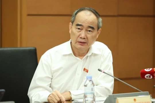 Đề xuất chuyển từ trả lương tối thiểu sang lương đủ nuôi 2 con