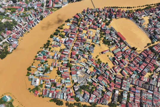 Cảnh báo mưa lớn kéo dài, bão nối tiếp bão do La Nina