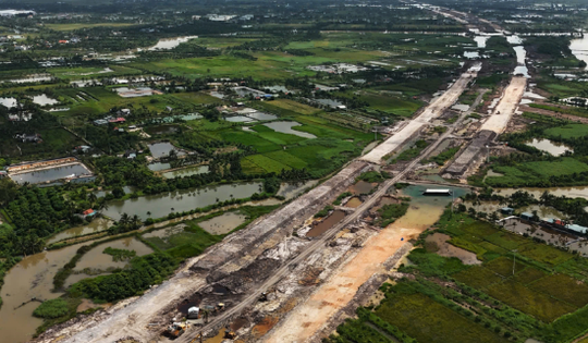 Dự án đường ven sông 6.400 tỷ nối Đông Triều (Quảng Ninh) với cao tốc đắt nhất Việt Nam gặp nhiều khó khăn